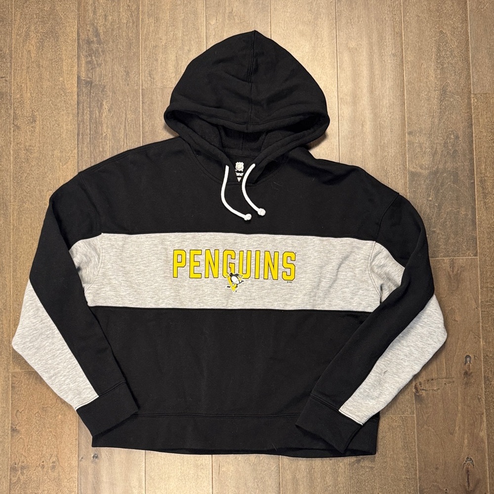 Pittsburgh Penguins Fanatics Women’s Large NHL Colorblock Pullover Hoodie